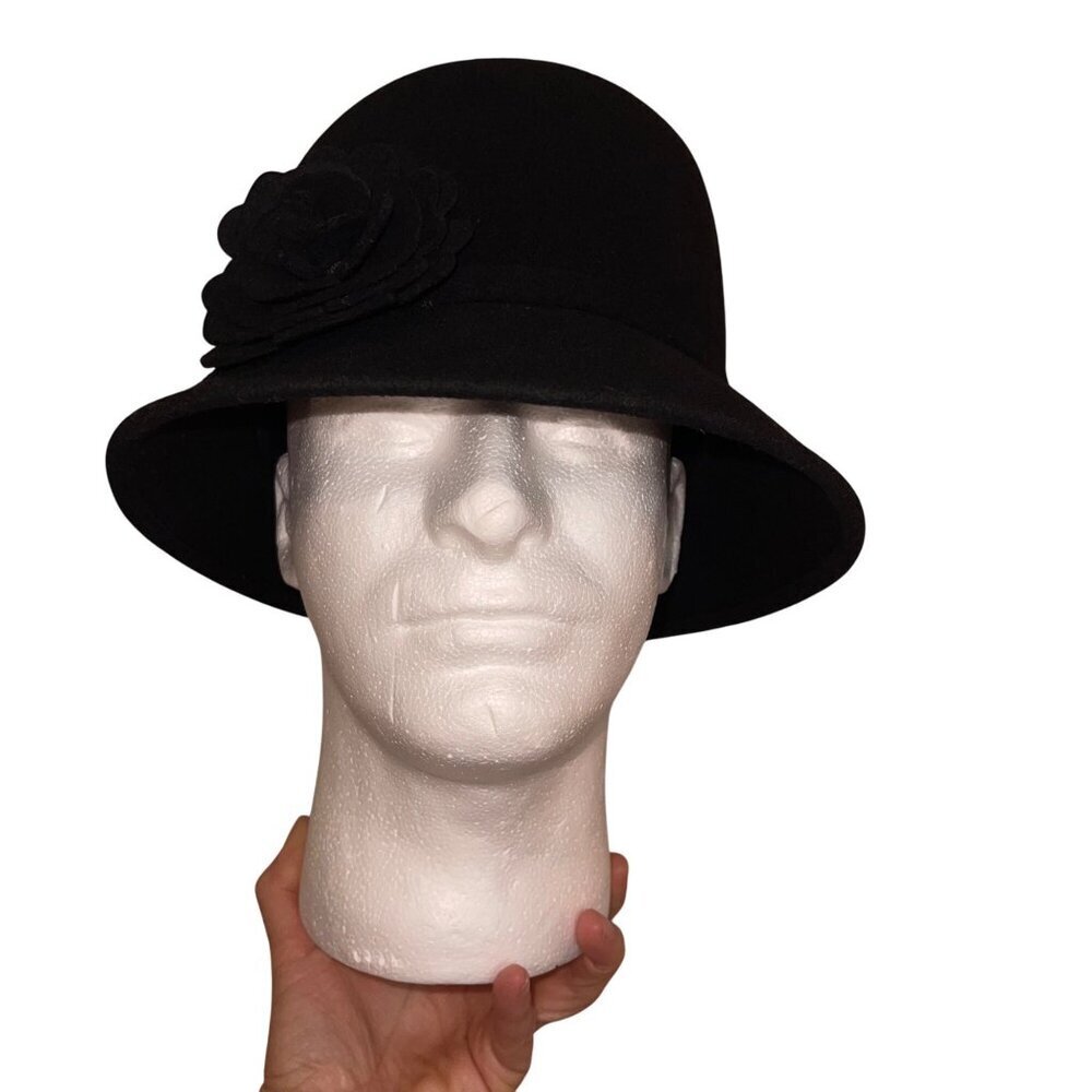 Liz Claiborne Vintage Womens Hat 22 Inch Black Flower Inside Circumference
